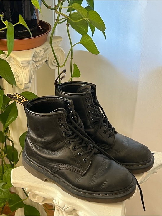 Dr. Martens Black Leather 8-Eye Lace-Up Boots main image 5